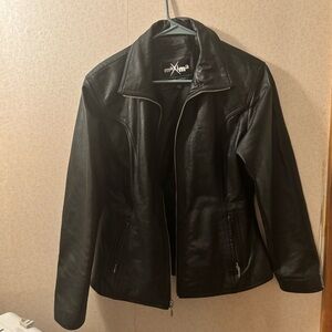 Vintage Maxima Women's Sleek Black Leather Jacket